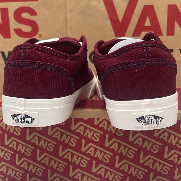 Vans WMNS Burgundy Canvas Sneakers Atwood
Outdoor Port Rovale
VN000CX84QU - Picture 14 of 16